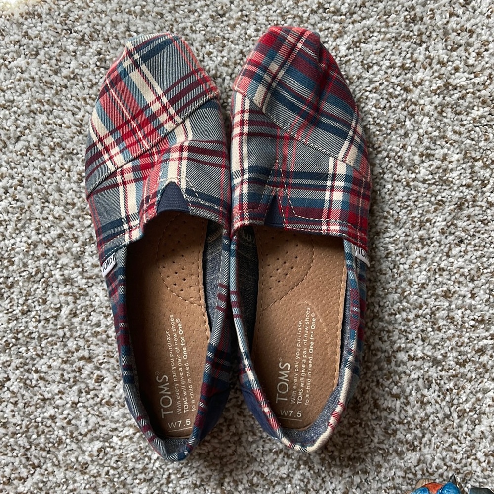 Womens toms
